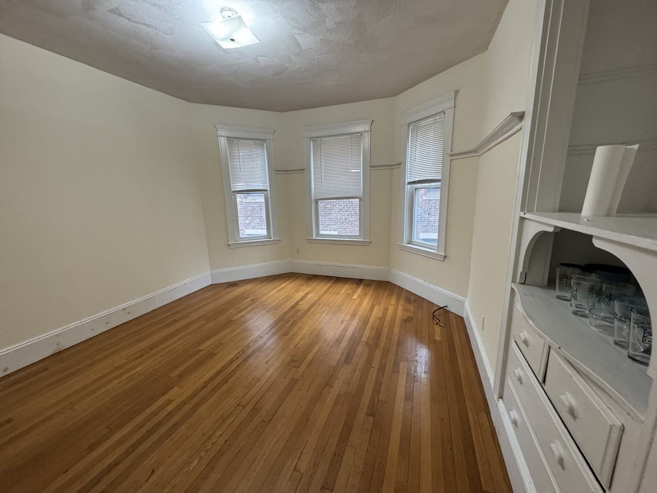 39 Chester St #2 - Photo 3 of 28