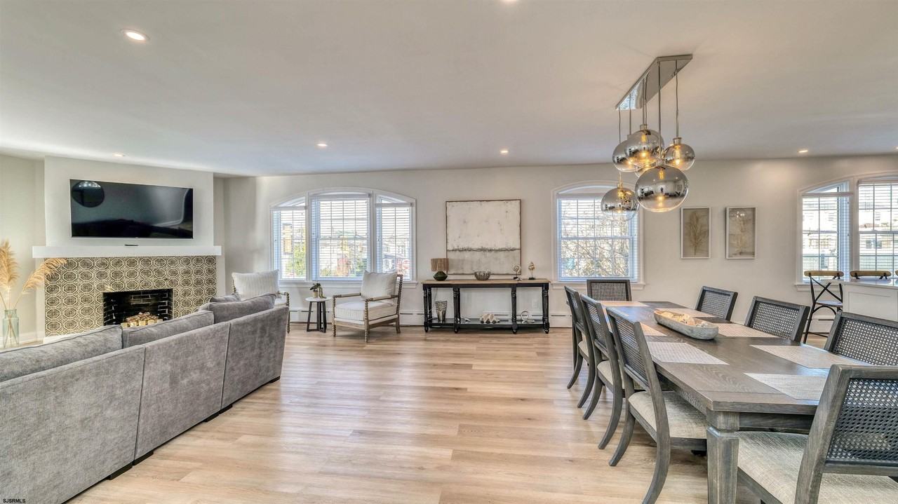 7318 Ventnor Ave - Photo 3 of 36