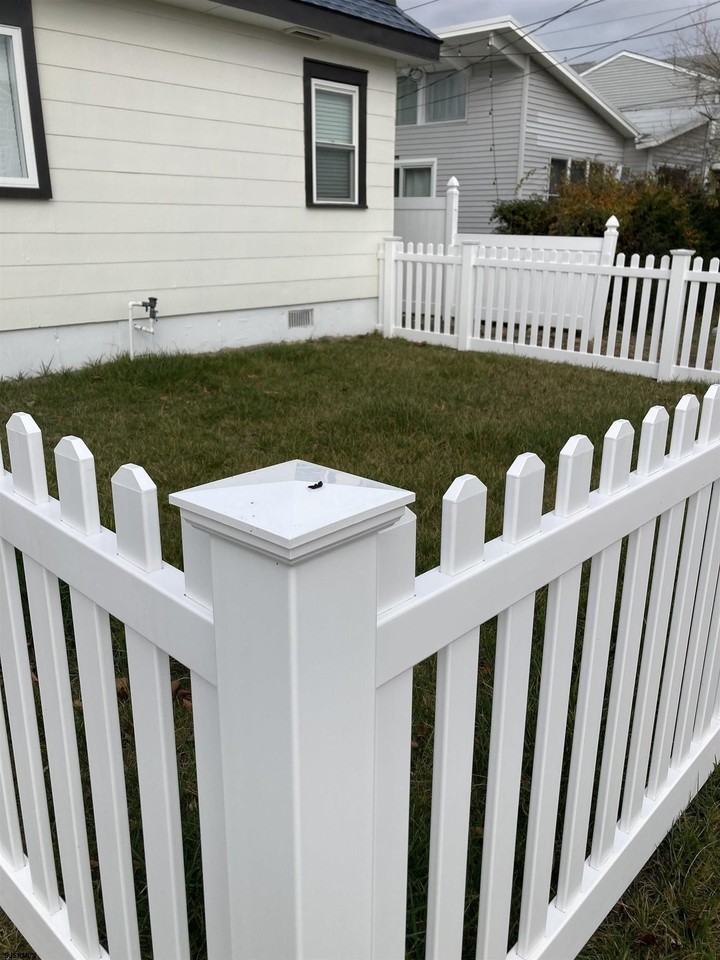 273 38th St S - Photo 2 of 7