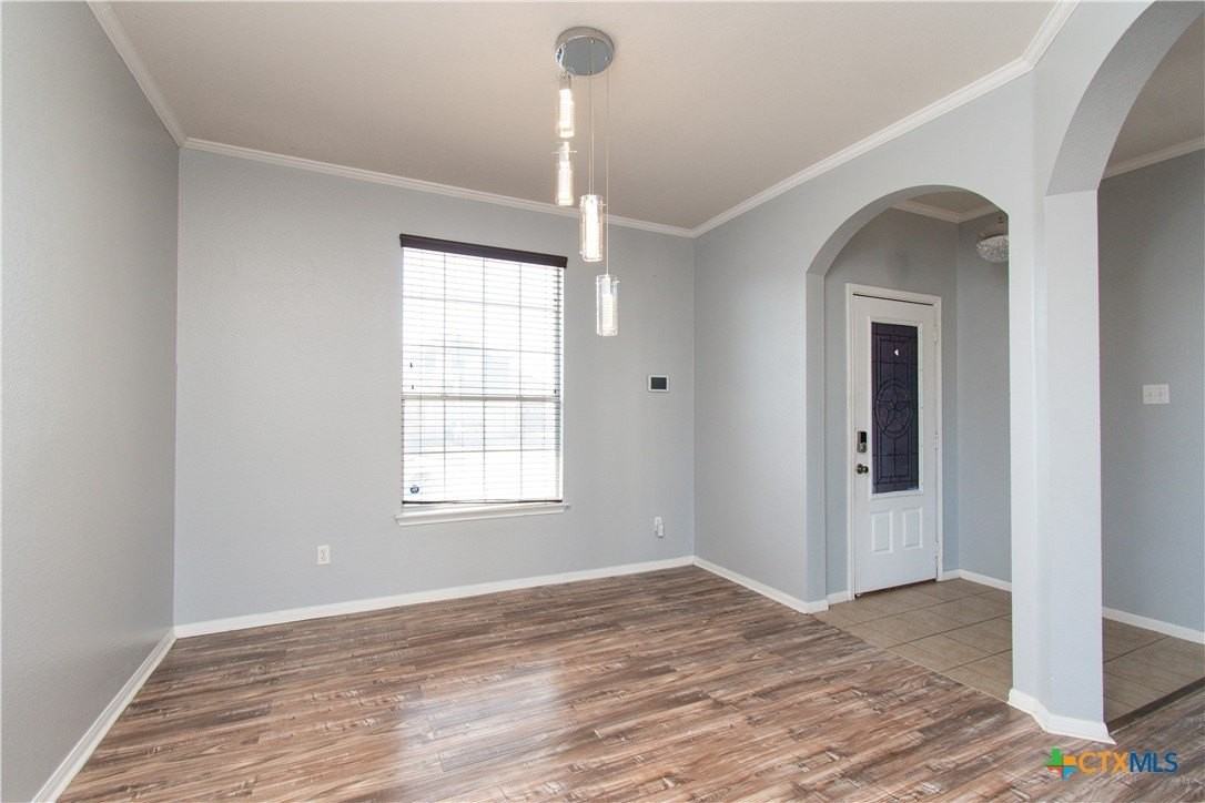 413 E Orion Dr - Photo 2 of 25