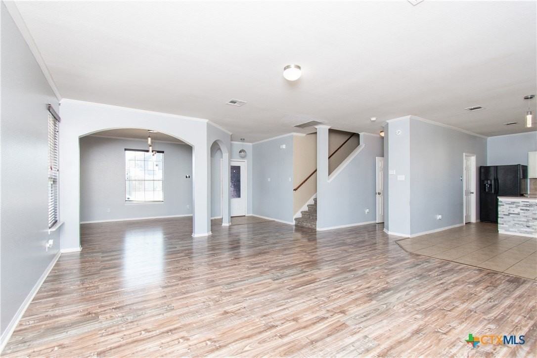 413 E Orion Dr - Photo 4 of 25