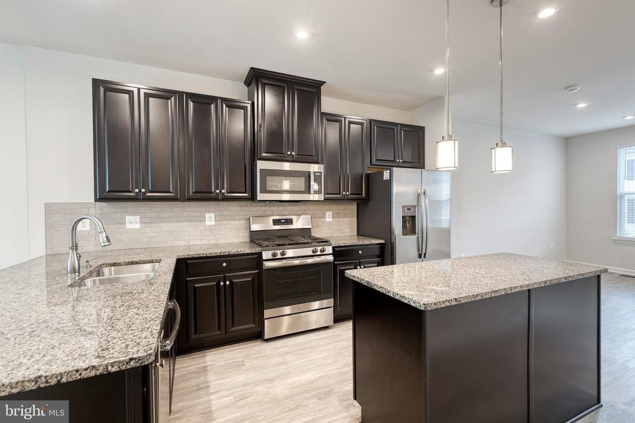 1438 Strahorn Rd - Photo 5 of 19