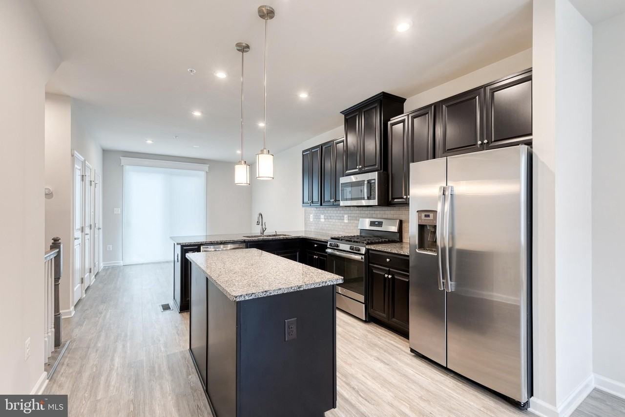 1438 Strahorn Rd - Photo 6 of 19