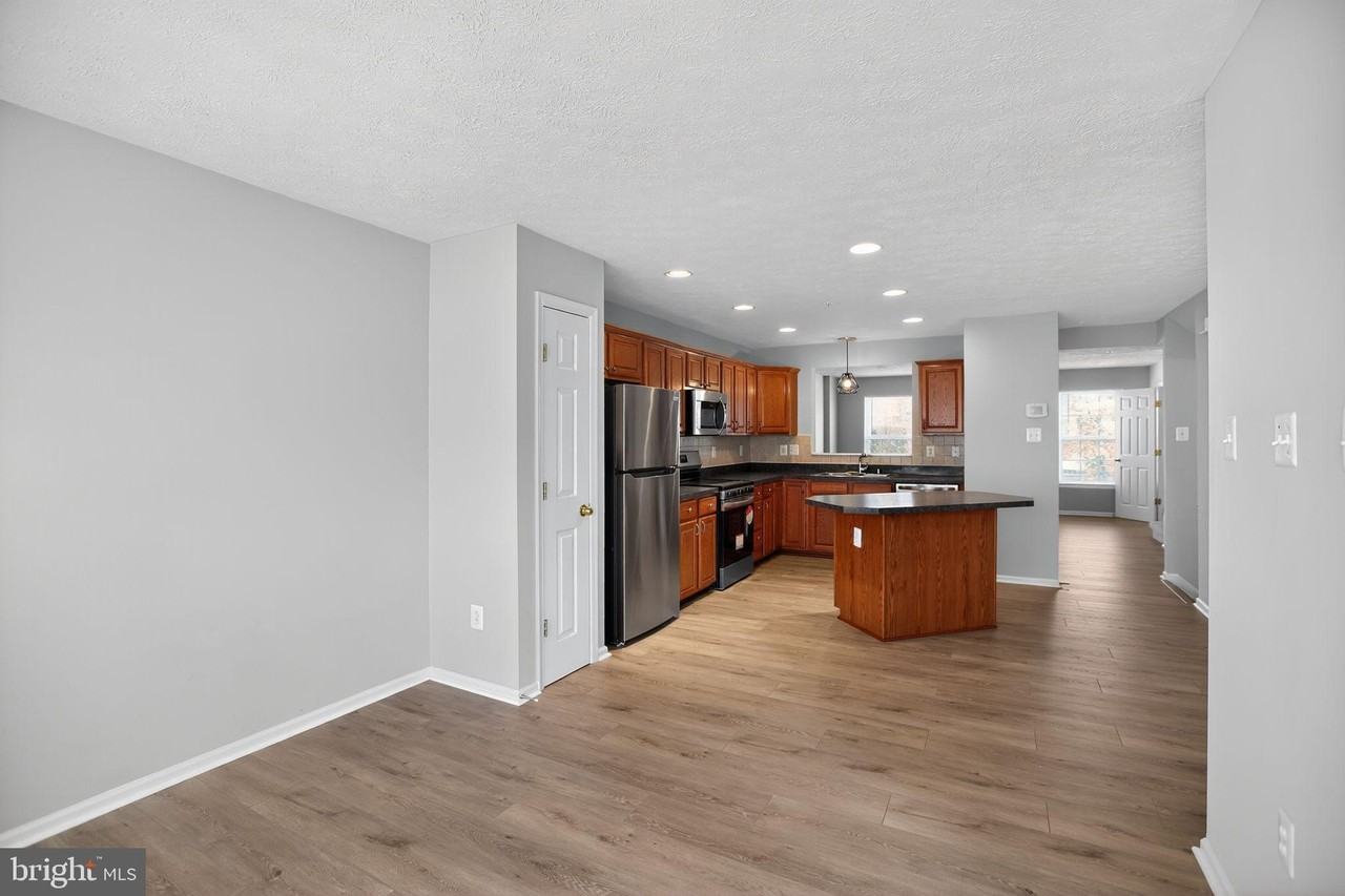 9875 Decatur Rd - Photo 5 of 27