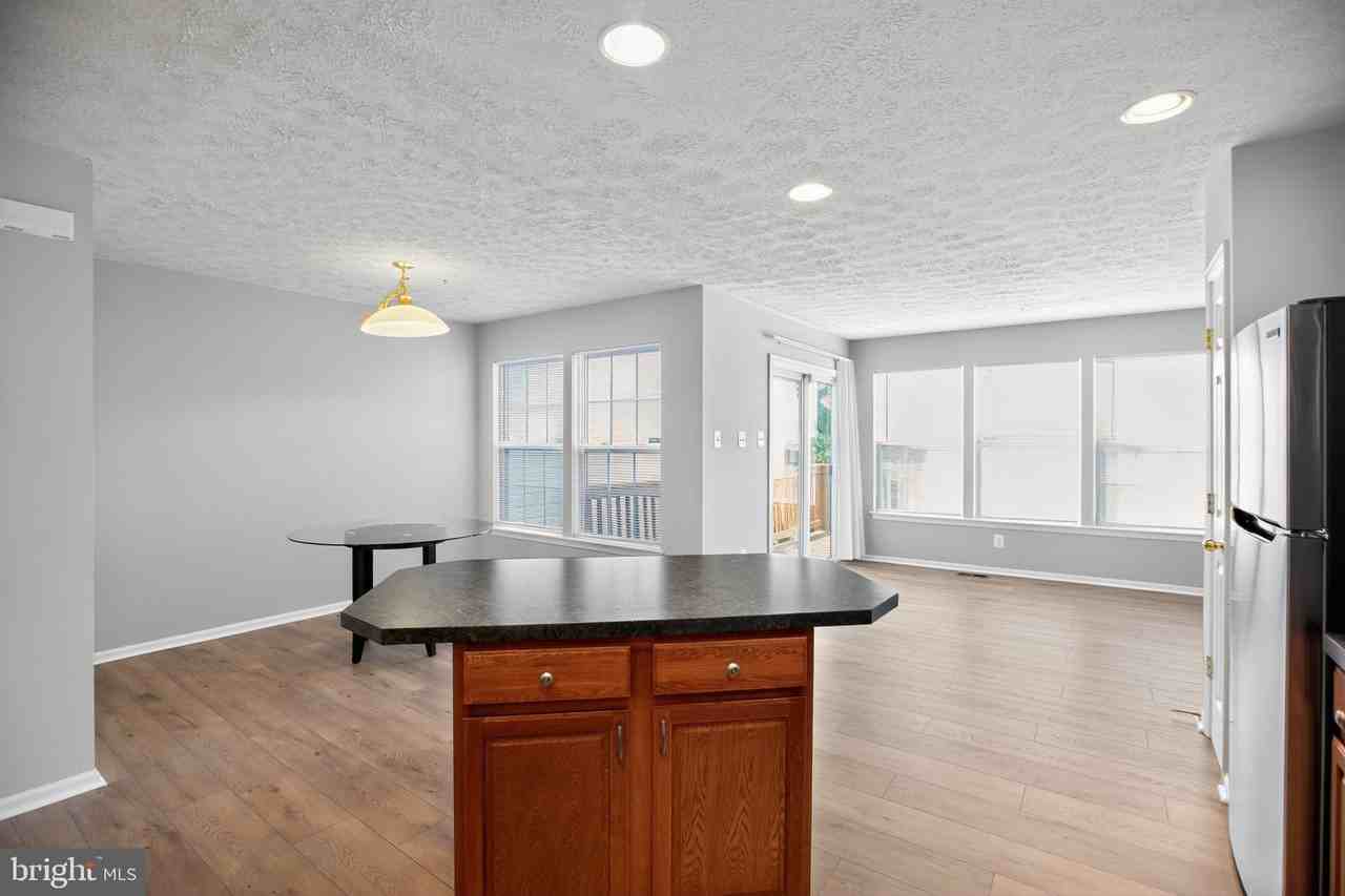 9875 Decatur Rd - Photo 6 of 27