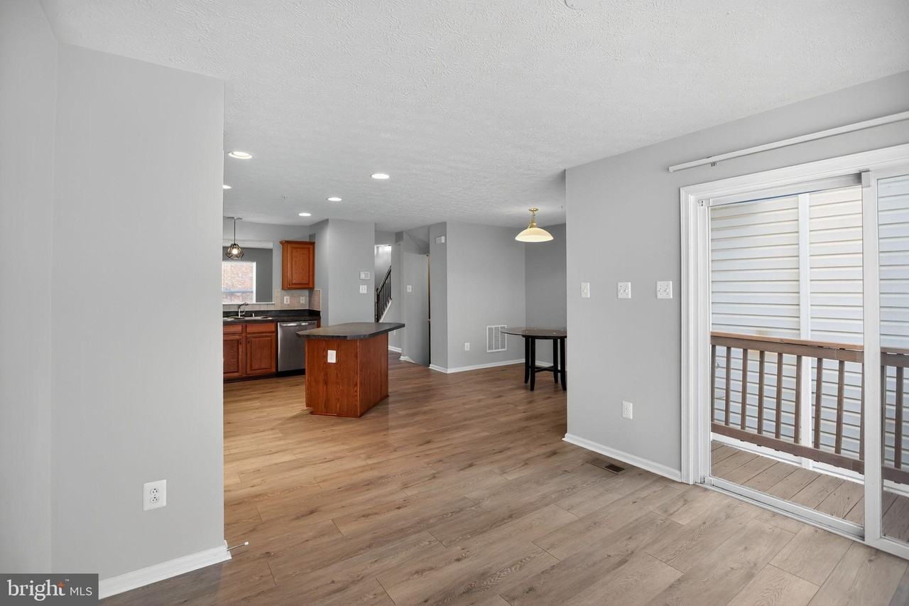 9875 Decatur Rd - Photo 7 of 27