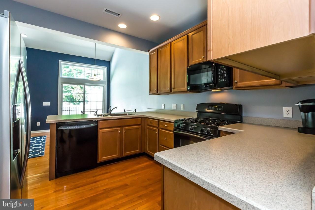 684 Churchill Rd - Photo 5 of 50