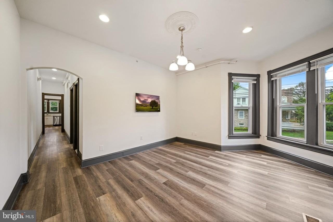 119 S Broad St Apt 1 #1 - Photo 3 of 10