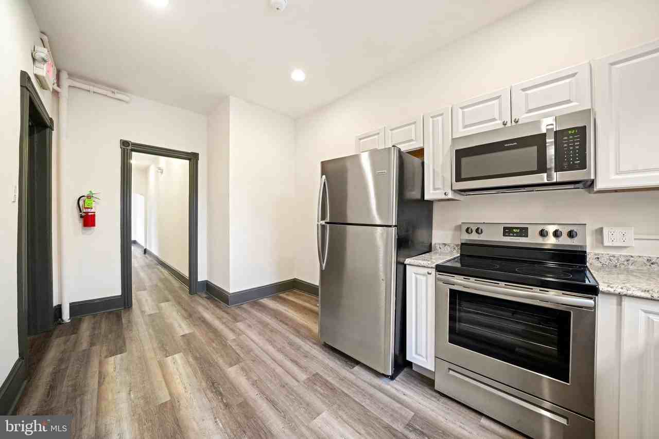 119 S Broad St Apt 1 #1 - Photo 7 of 10