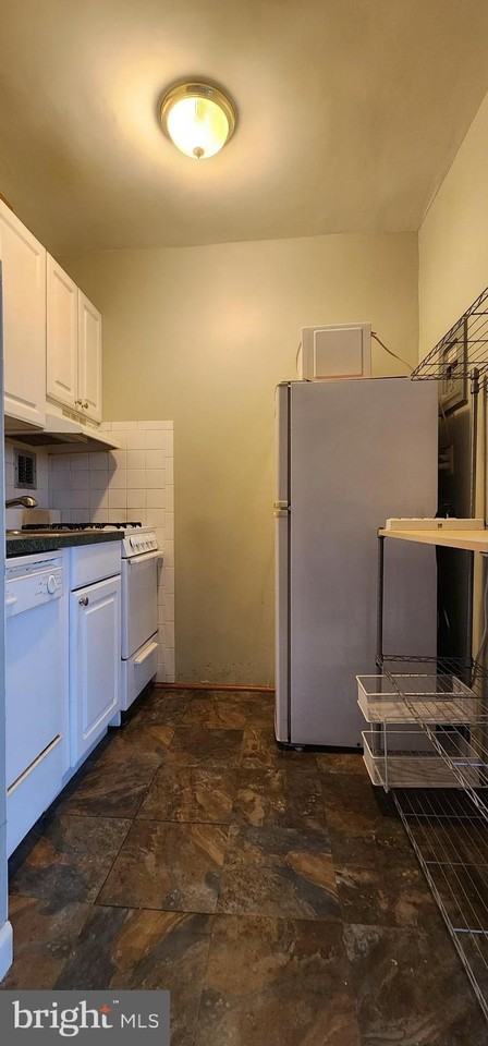 1021 Arlington Blvd Apt 425 #425 - Photo 2 of 9