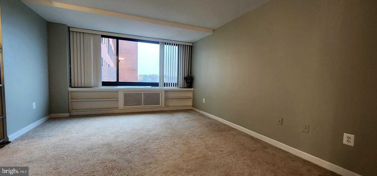 1021 Arlington Blvd Apt 425 #425 - Photo 3 of 9