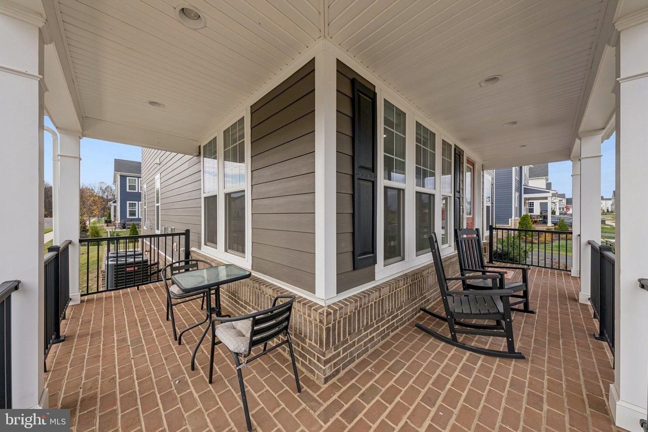 101 Milvian Way Se - Photo 4 of 50