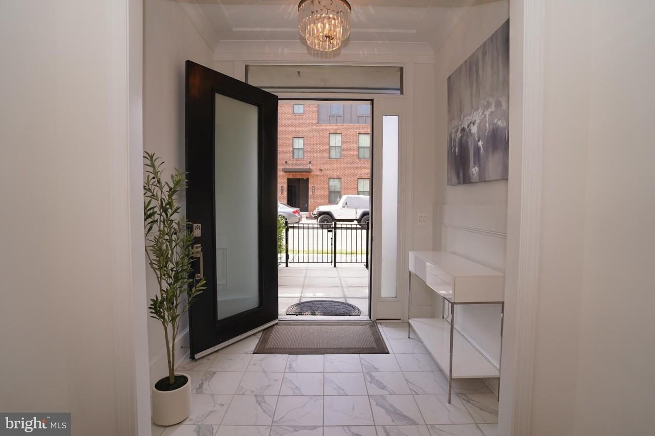 44655 Provincetown Dr - Photo 4 of 50