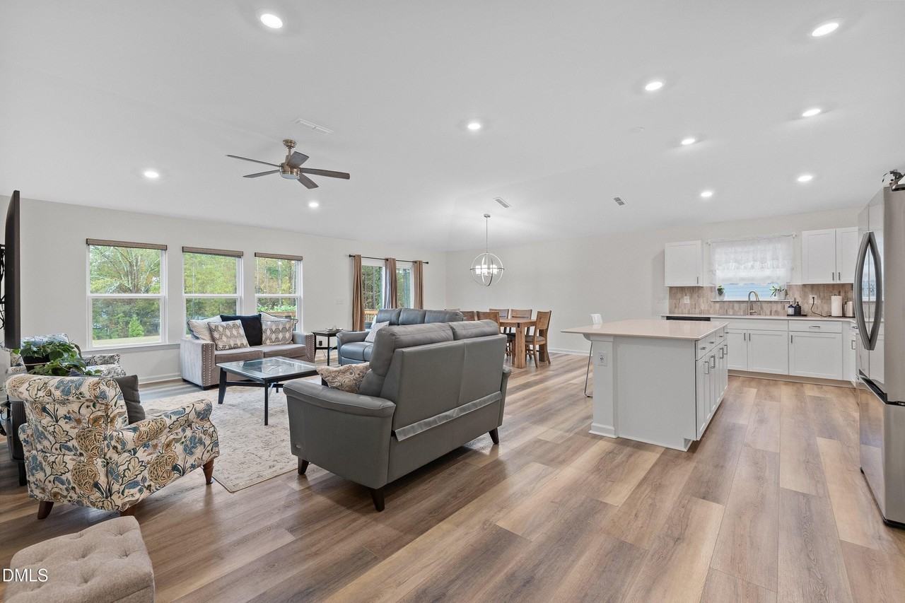 1501 Willow Landing Way - Photo 7 of 43