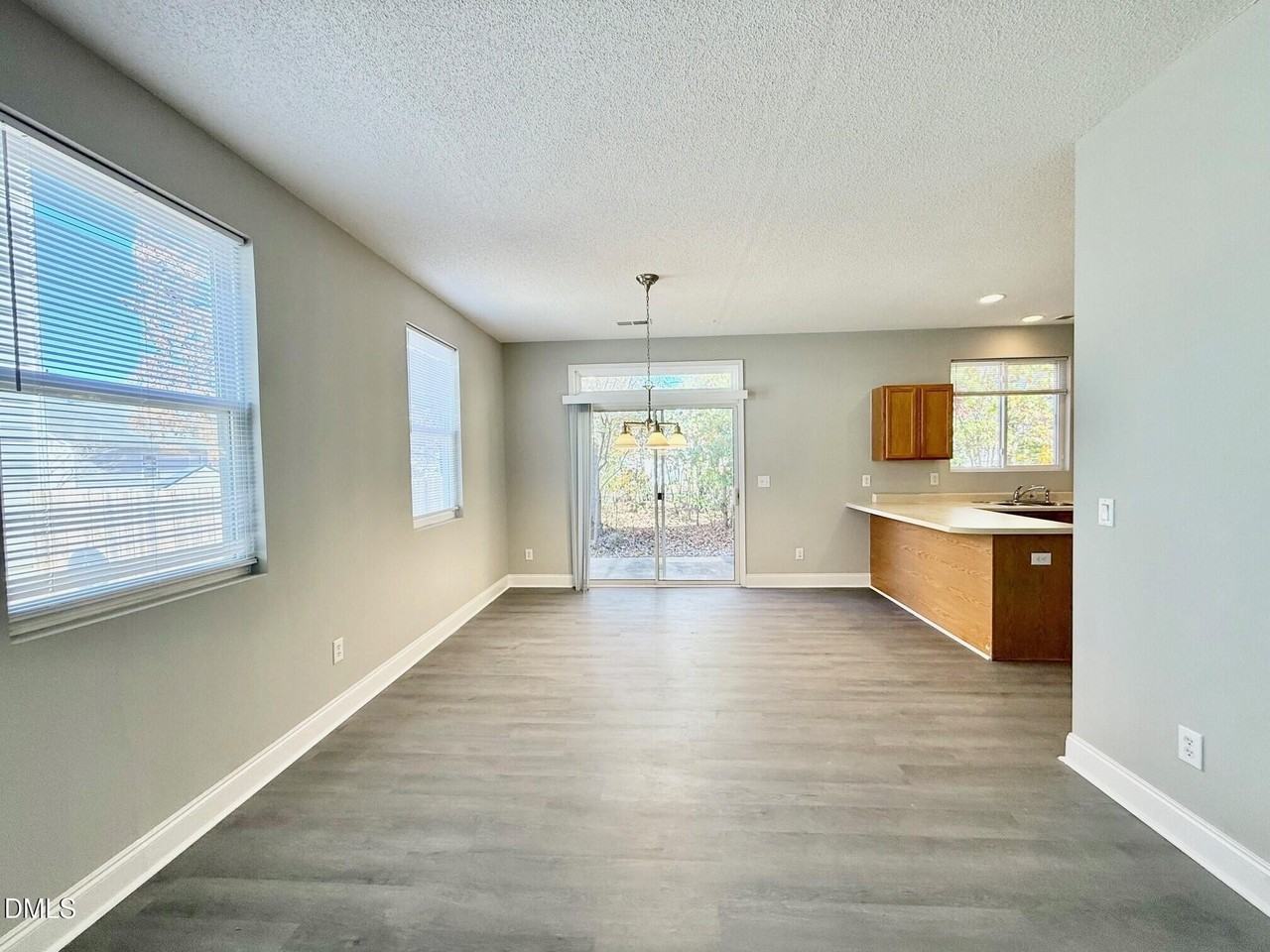 205 Trayesan Dr - Photo 4 of 31