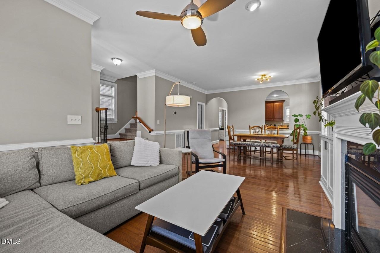 1217 Harp St - Photo 4 of 50