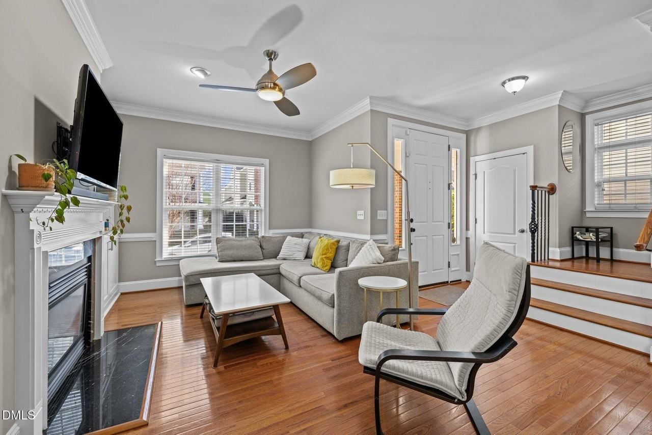 1217 Harp St - Photo 5 of 50