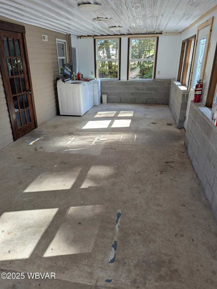 3225 River Rd - Photo 4 of 13