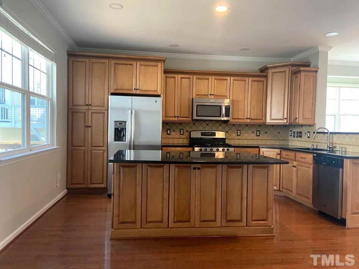 1530 Haywards Heath Lane - Photo 4 of 21