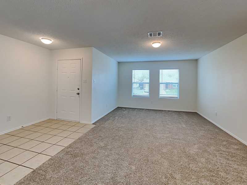 4059 Hunters Creek Dr - Photo 4 of 23