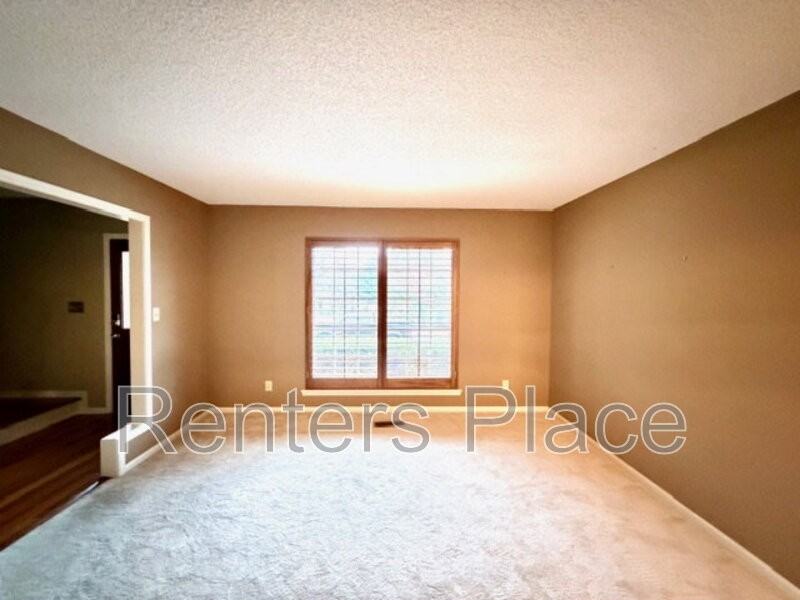 5724 E 65th Pl - Photo 4 of 25