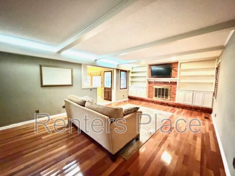 5724 E 65th Pl - Photo 6 of 25