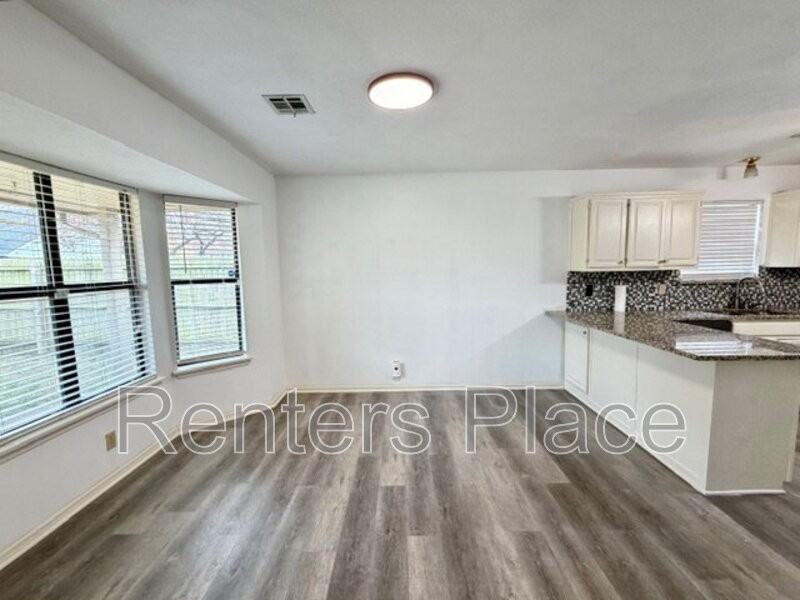 11121 S 106th East Ave - Photo 5 of 21