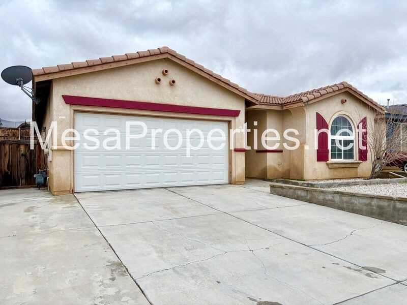 12261 Luna Rd - Photo 2 of 30