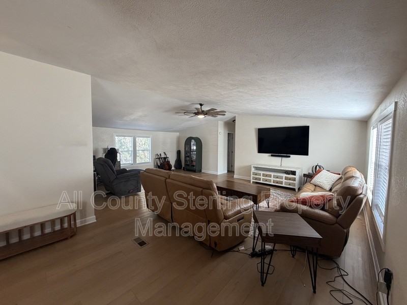 171 Sw Merrimack Pl - Photo 5 of 20