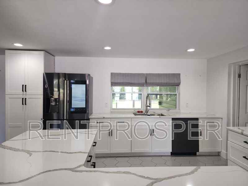 1130 W Lake Brantley Rd #1 - Photo 3 of 23