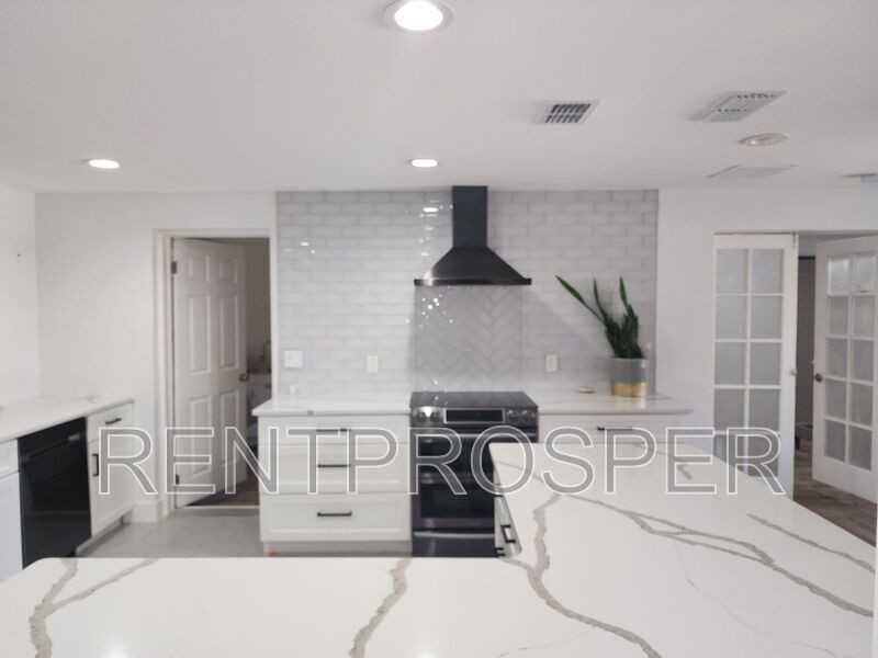 1130 W Lake Brantley Rd #1 - Photo 4 of 23