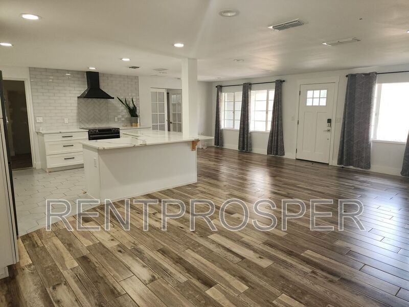 1130 W Lake Brantley Rd #1 - Photo 6 of 23