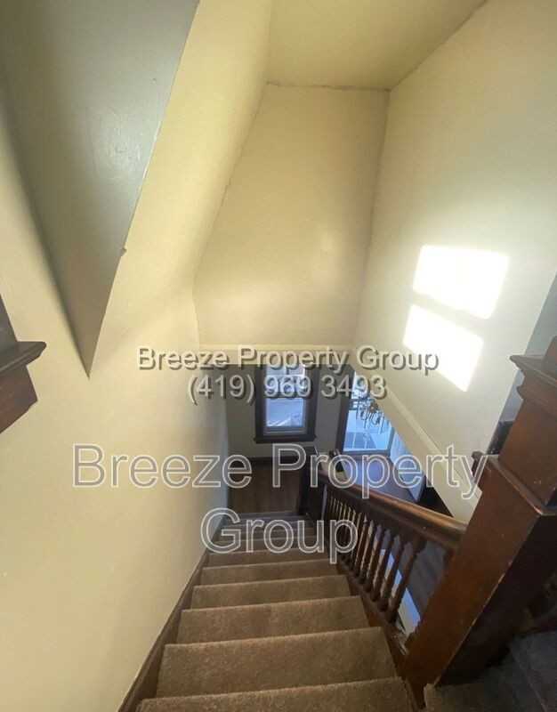 1477 South Ave - Photo 7 of 8