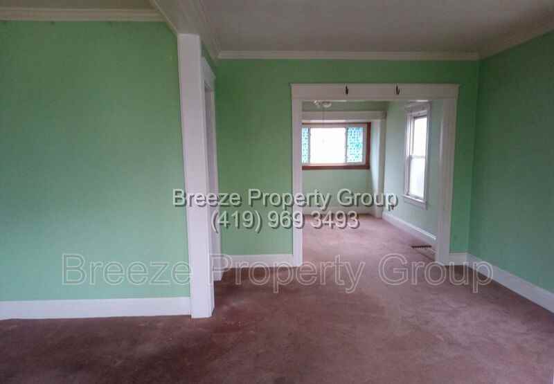 1508 Albert St - Photo 3 of 10