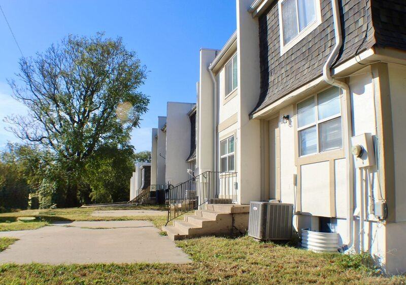 2622 Delavan Ave - Photo 6 of 13