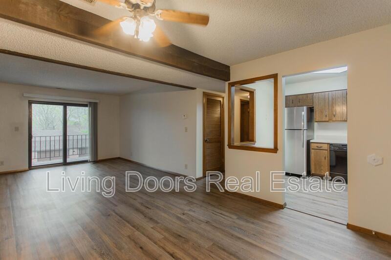 1935 North Lincoln Avenue #205 - Photo 5 of 20