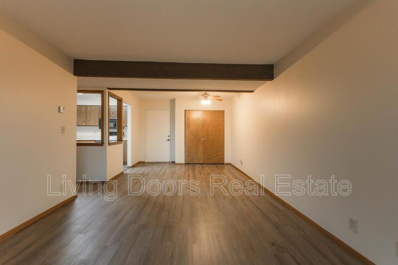 1935 North Lincoln Avenue #205 - Photo 7 of 20