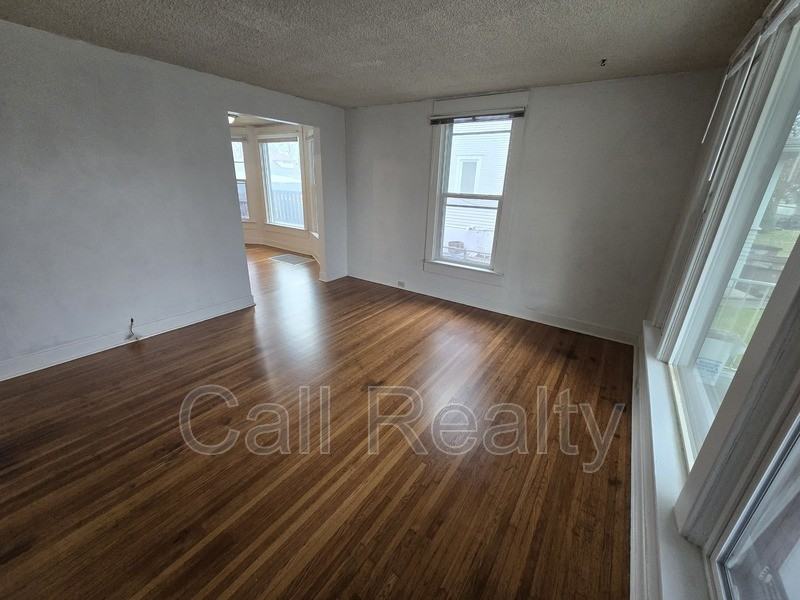 1028 E Mission Ave #A - Photo 2 of 8