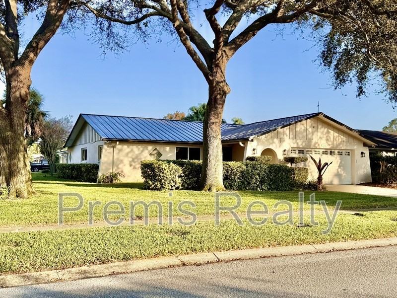 2381 Timbercrest Circle West - Photo 3 of 42