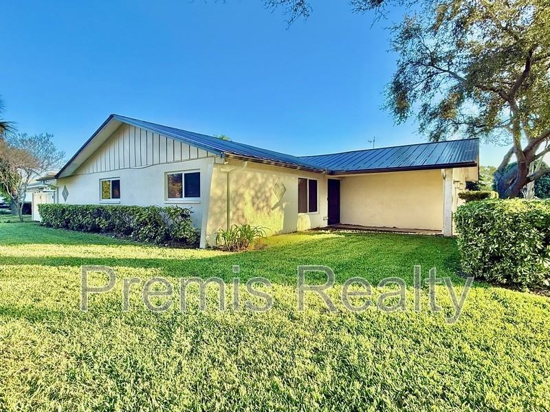 2381 Timbercrest Circle West - Photo 4 of 42