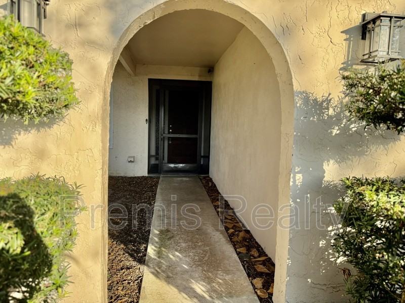 2381 Timbercrest Circle West - Photo 7 of 42