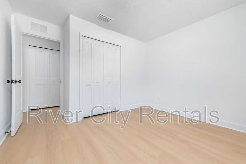 6194 Furman Ave - Photo 6 of 18