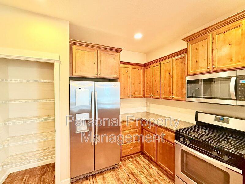 7408 Northeast 30th Avenue - Photo 3 of 26