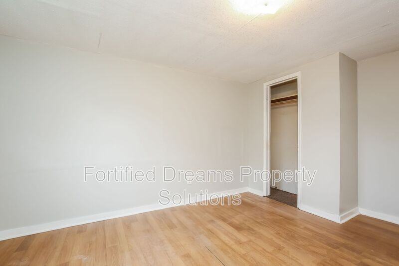 1652 Cherry Street North #D - Photo 7 of 50