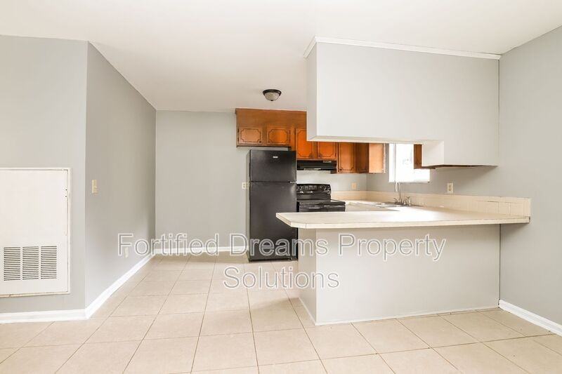 1502 Oakshire Ct #D - Photo 2 of 27