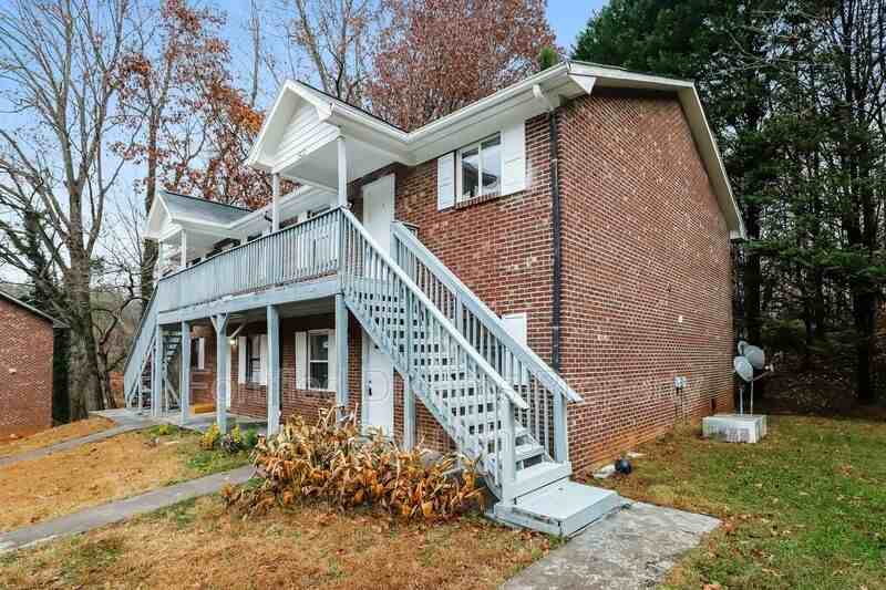 1502 Oakshire Ct #D - Photo 3 of 27