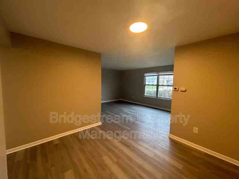 4231 Knollcroft Road - Photo 3 of 9