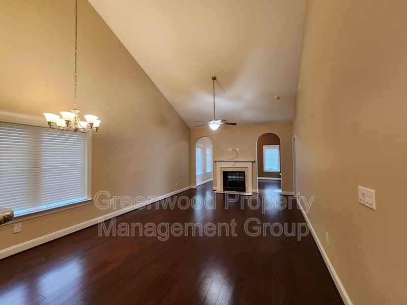 649 Nikyle Cir #1 - Photo 4 of 24