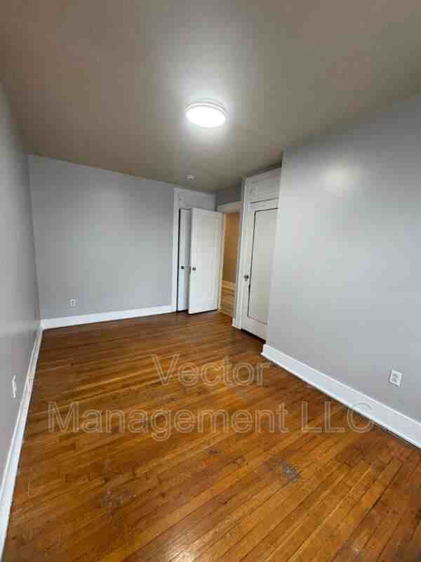 1476 Chapel St #304 - Photo 5 of 8