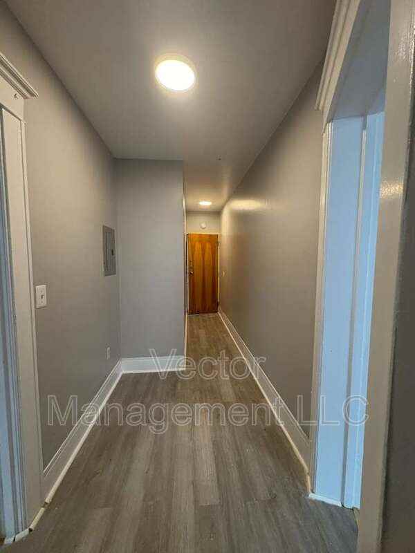 1476 Chapel St #304 - Photo 6 of 8